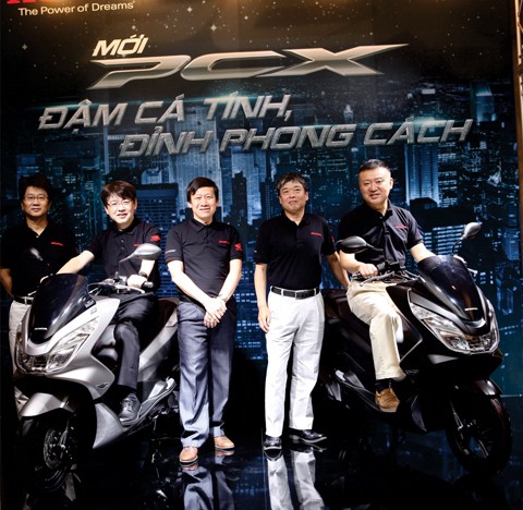 "Mổ" Honda PCX mới vừa ra mắt